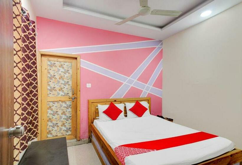 Трехместный Номер Классика, Oyo Flagship Hotel Holiday Prime