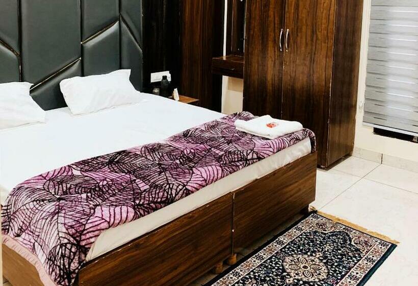 Номер Deluxe, The R Motel Phagwara City    Full Privacy & Security    Family,corporate,couples Favorite