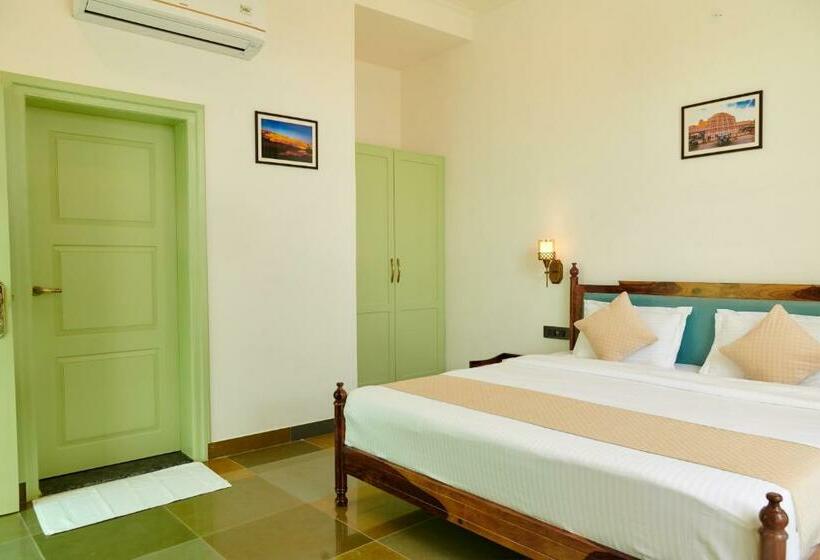 Полулюкс, Free Birds Bungalow