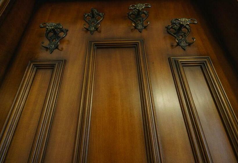 اتاق استاندارد, Casa Baronului