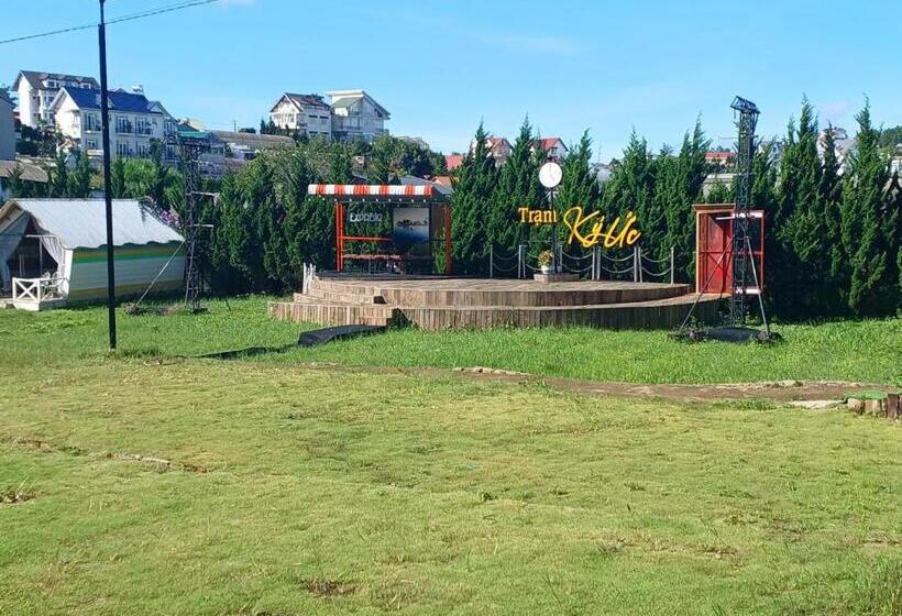 اتاق خانوادگی با چشم‌انداز باغ, Homestay Mai Anh đào