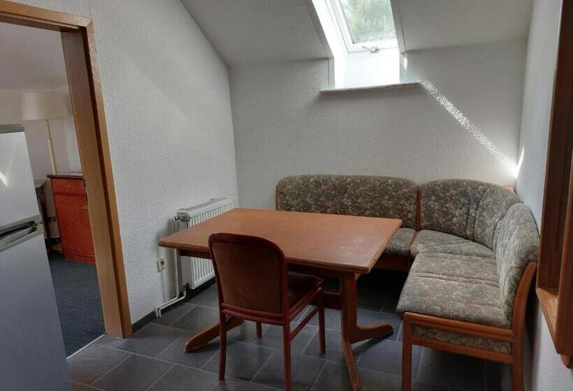 标准三人间, Gästezimmer Gasthof Becker