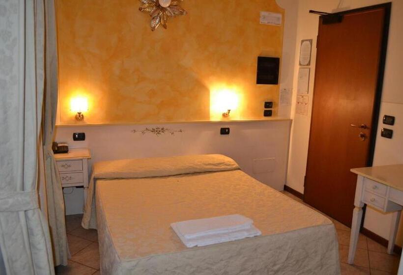 اتاق استاندارد یک نفره, Albergo La Piana