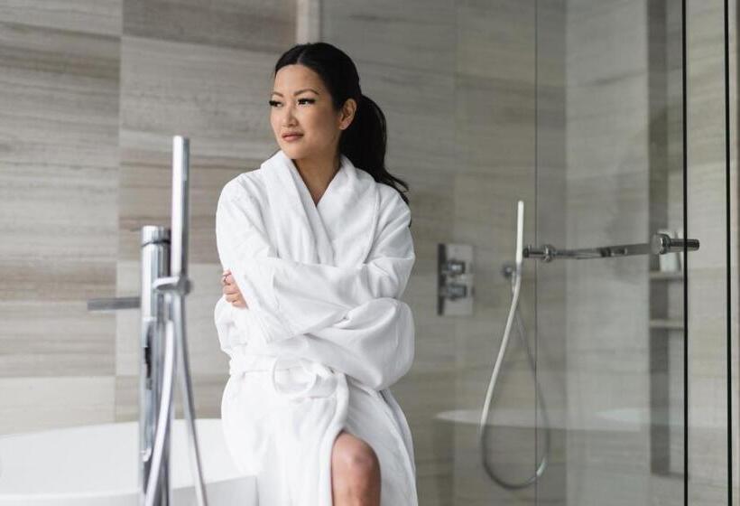 스탠다드 룸 킹사이즈 침대, Paradox Hotel Vancouver
