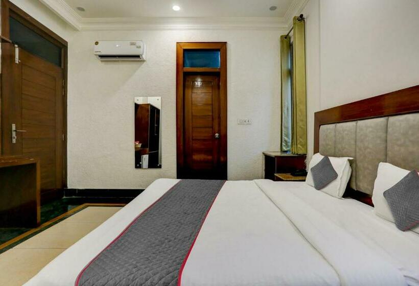 Номер Стандарт, Townhouse Hotel Selaqui Inn
