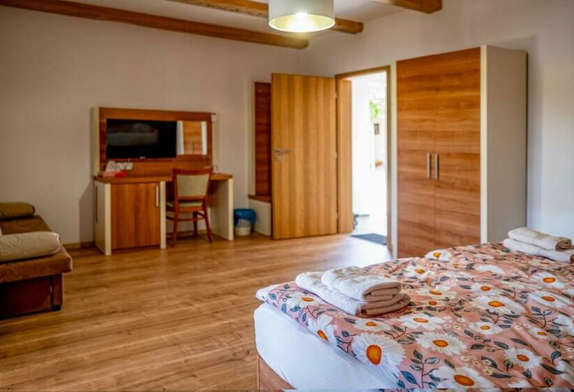 Апартаменты 1 Спальня с Террасой, U Katalpy