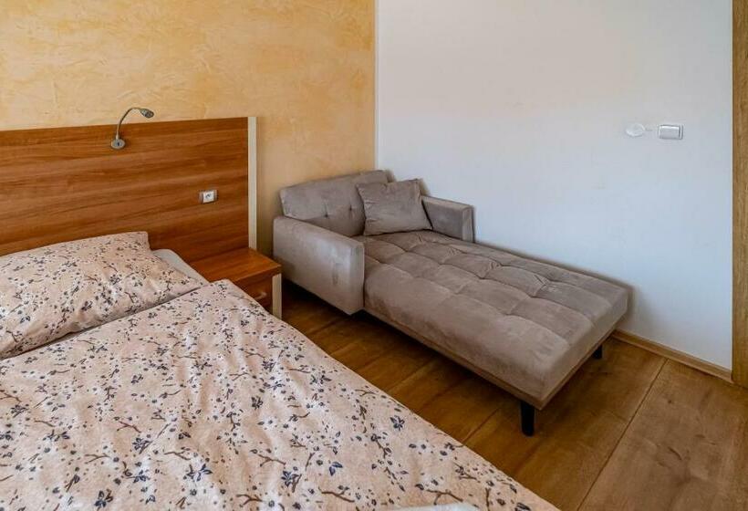 Апартаменты 2 Спальни, U Katalpy