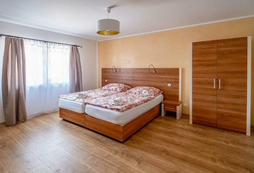 Номер Стандарт, U Katalpy