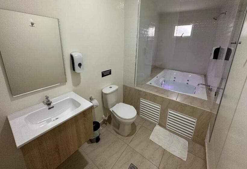Номер Deluxe, Opera, Centro Medellín, Entertainment,y Bar, Solo Adultos