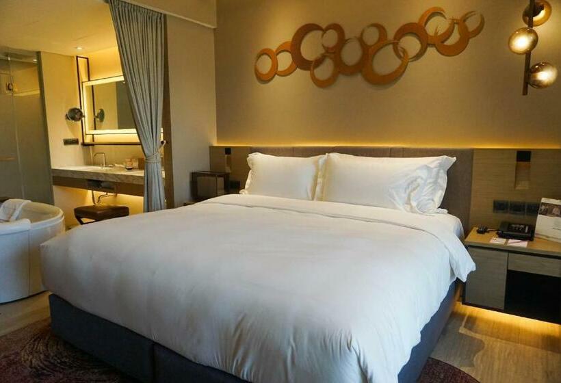 带大床的豪华间, Dusitd2 Khao Yai