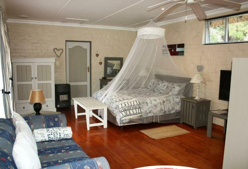 Студия Стандарт, Cloverleigh Guest House