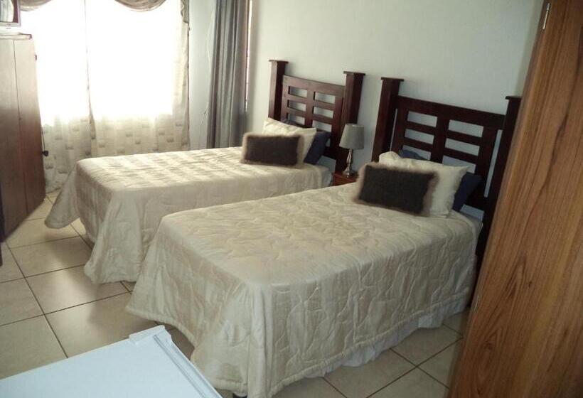 Pokój Standard, Heatherdale Guesthouse & Shuttle Services
