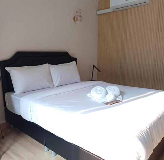 Номер Deluxe Кровать Кинг, Lake Hill Resort Kanchanaburi