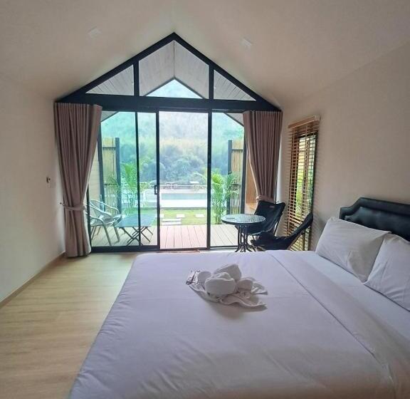 Номер Deluxe Кровать Кинг, Lake Hill Resort Kanchanaburi