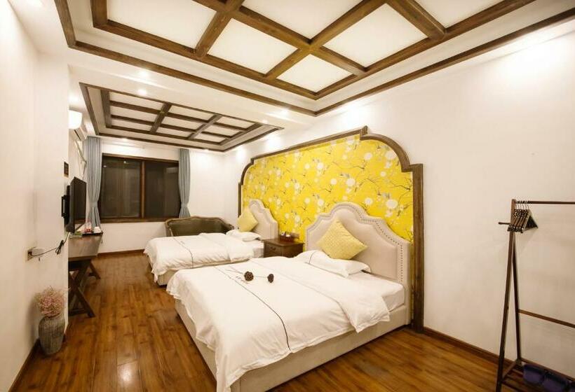 Номер Superior Вид на Сад, Fenghuang Slowly Time Inn