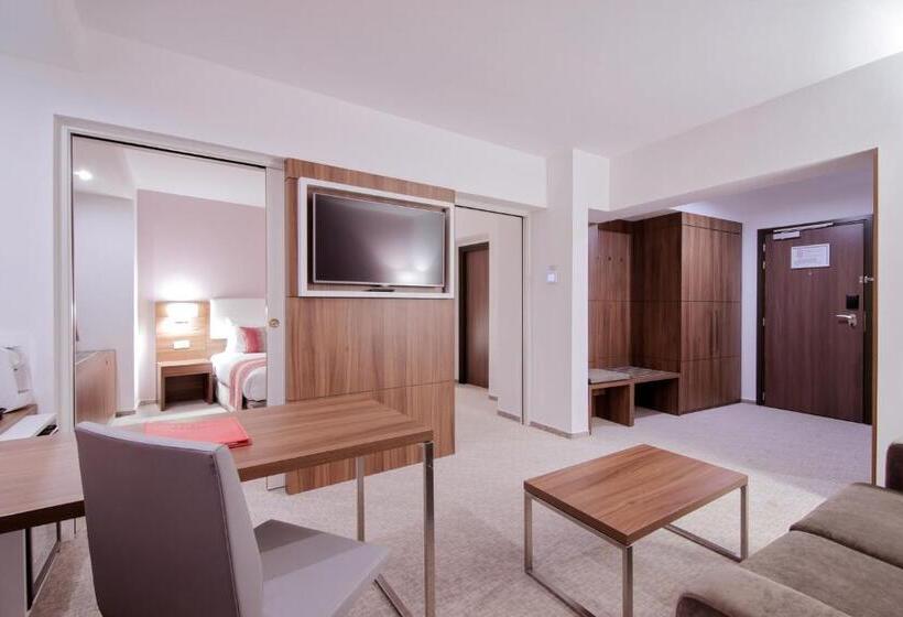 스위트 킹사이즈 침대, Ramada Plaza Craiova
