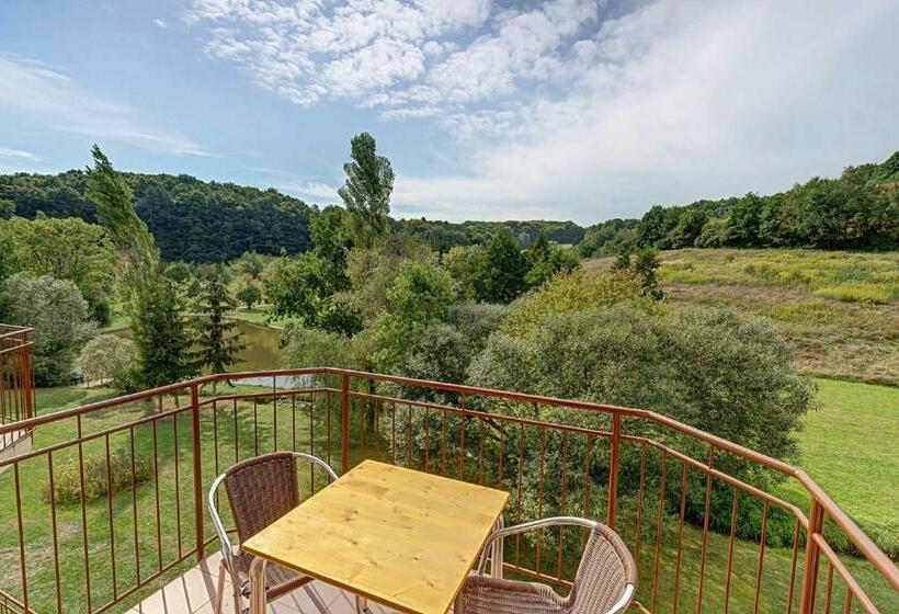 Номер Стандарт Трехместный, Familien Hotel Krainz