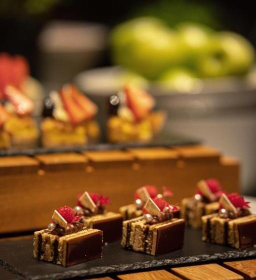 חדר אקזקיוטיב, Four Seasons Hotel Tianjin