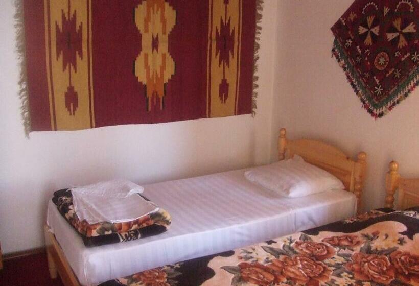 스탠다드 룸, Sarrafon Guest House