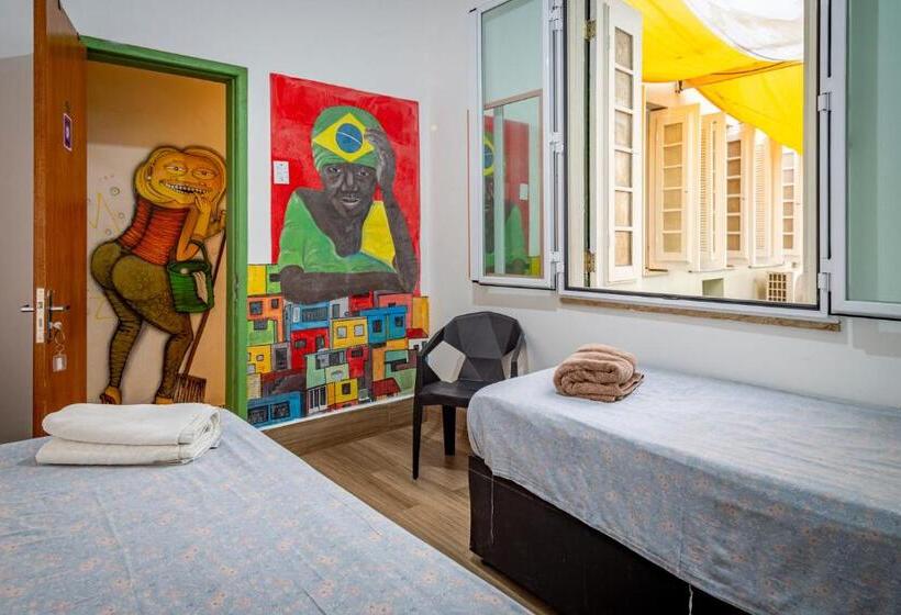 اتاق استاندارد, Books Hostel