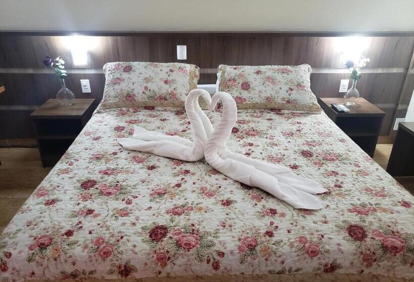 سوئیت با وان آب گرم, Grand Enio Hotel E Cantina