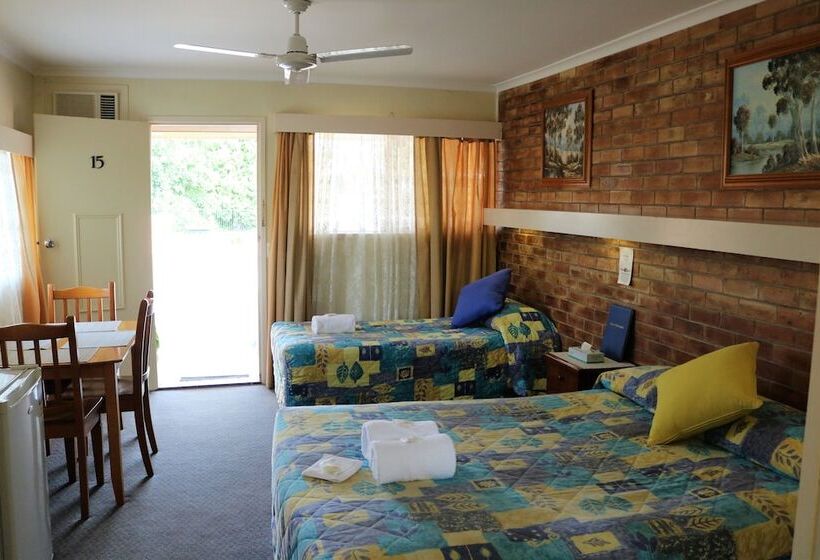 Семейный Номер, Avocado Motor Inn