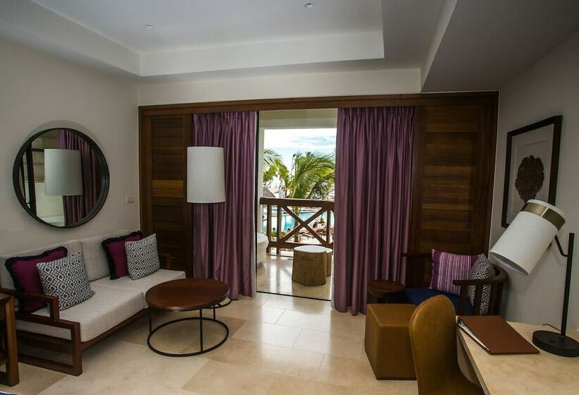 سوییت جونیور با چشم‌انداز استخر, Secrets Cap Cana Resort & Spa - Adults Only - All Inclusive
