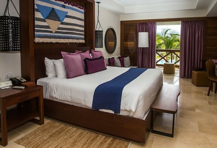 سوییت جونیور با چشم‌انداز استخر, Secrets Cap Cana Resort & Spa - Adults Only - All Inclusive
