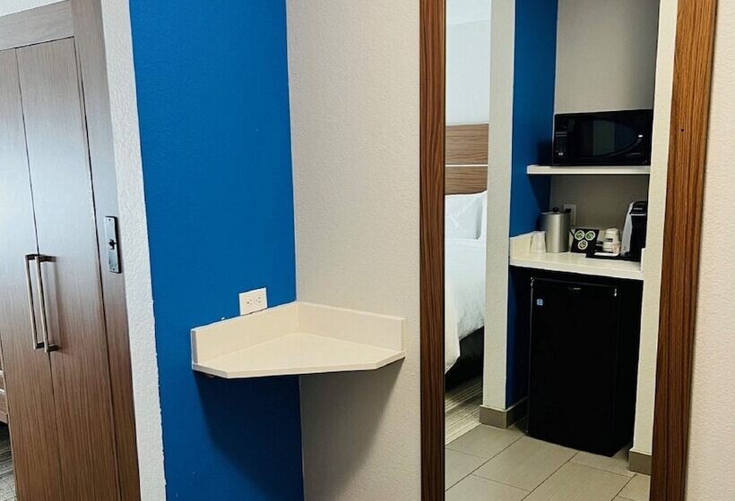 장애인을 위한 스위트, Holiday Inn Express & Suites Moore, An Ihg