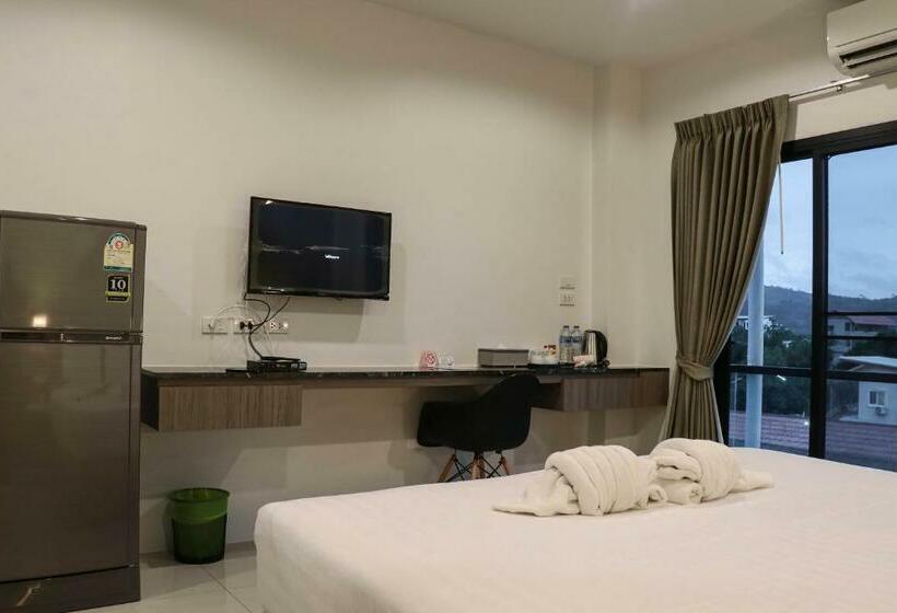 اتاق لوکس با بالکن, S2 Airport Residence
