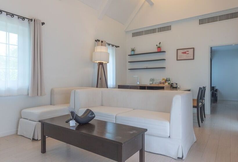 Вилла с 1 спальней и бассейном, Peggy S Cove Resort