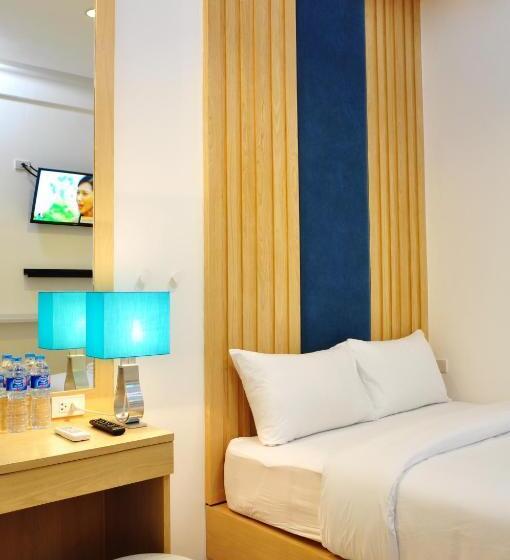 스탠다드 룸 공동 욕실, The Bedrooms Hostel Pattaya