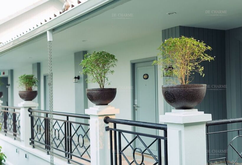 سوییت لوکس, Decharme Hotel Sha Plus
