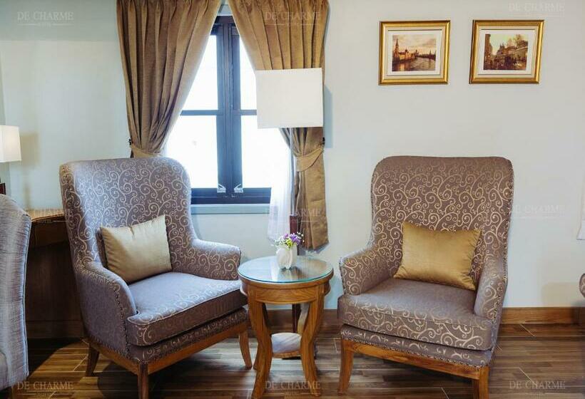 سوییت لوکس, Decharme Hotel Sha Plus