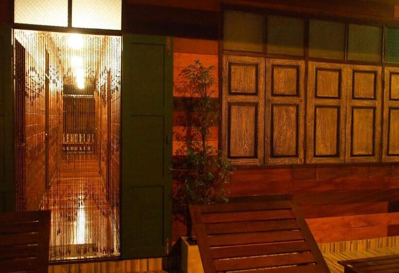 キングサイズベッドのスタンダードルーム, Chommuang Guest House