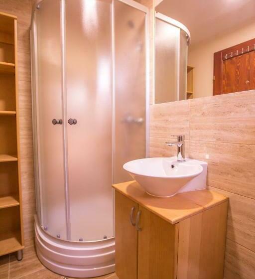 اتاق استاندارد یک نفره, Green House Hostel