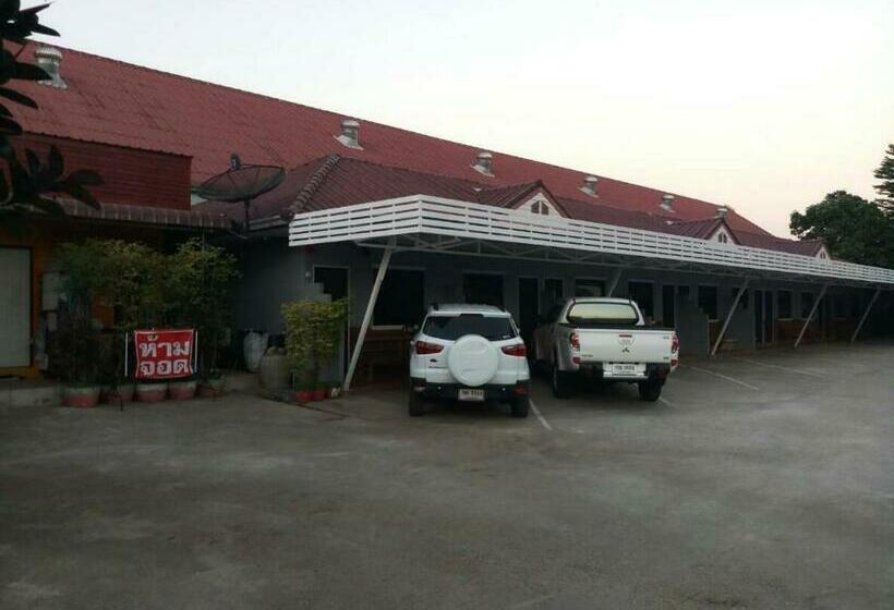디럭스 룸, Baan Din Baramee Resort
