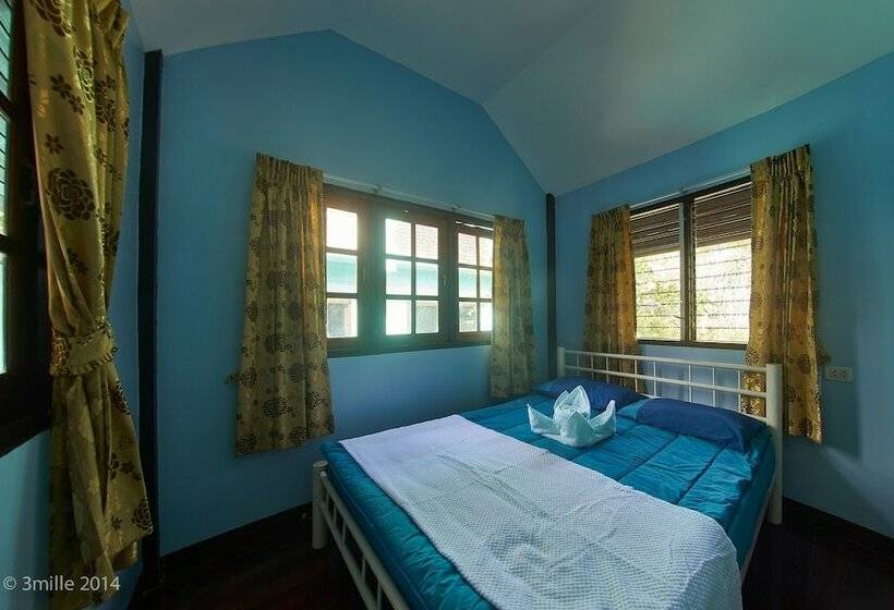 Семейное Бунгало, Blue Beach Bungalow