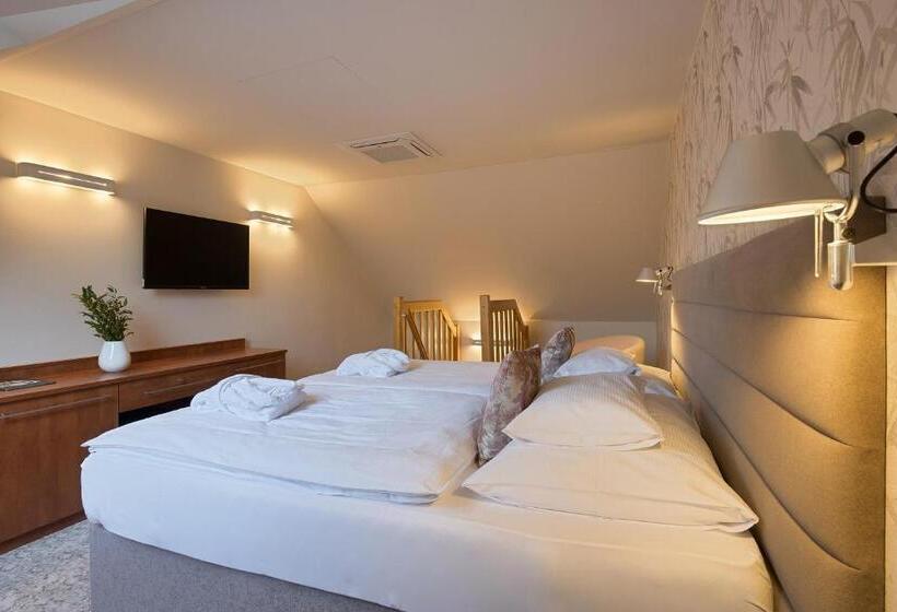 Люкс Дюплекс, Equitana Hotel Resort