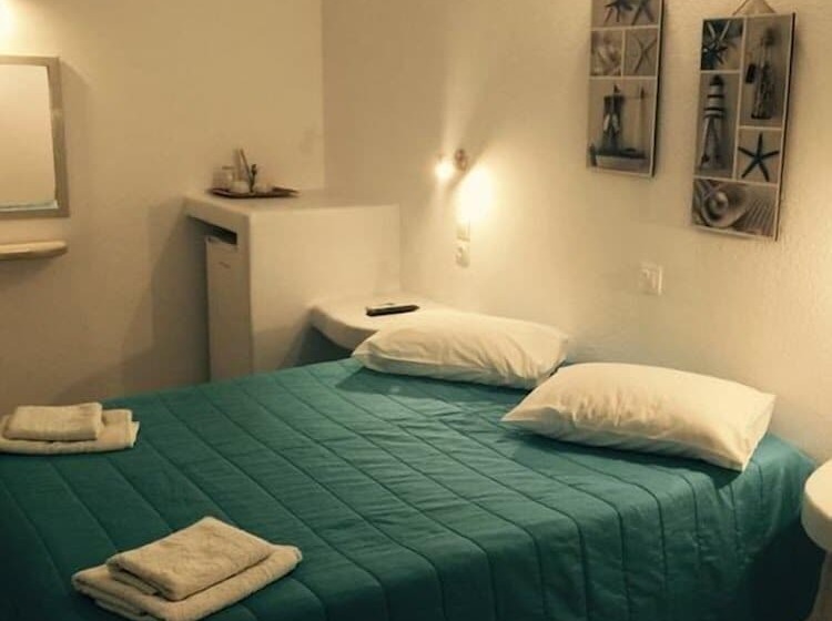 اتاق استاندارد, Evagelia's Place