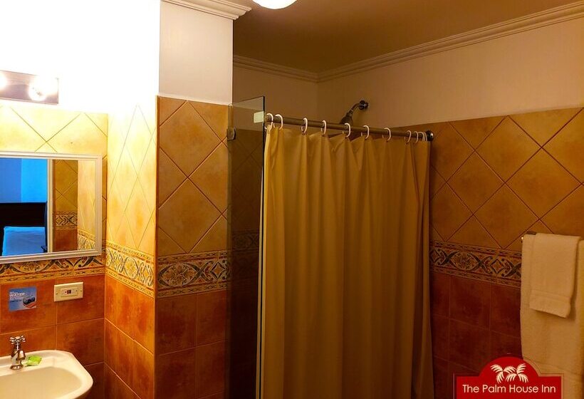 اتاق استاندارد چهار تخته, The Palm House Inn
