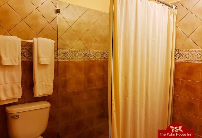 اتاق استاندارد چهار تخته, The Palm House Inn
