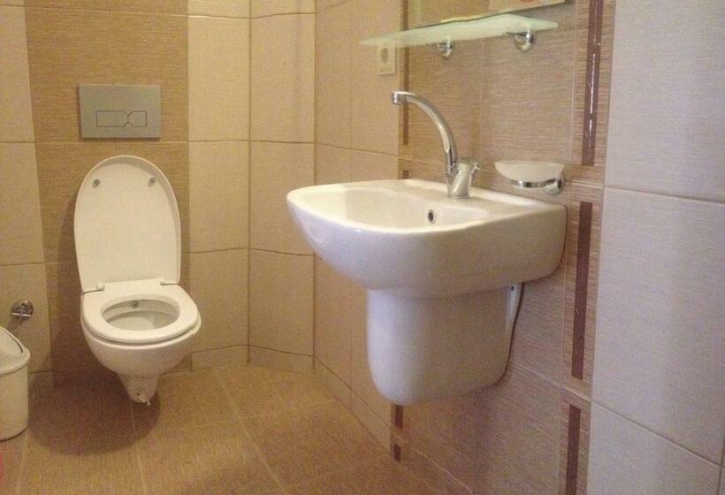 Номер Стандарт, Erol Motel