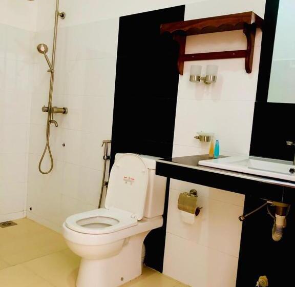 3 Bett Deluxe Zimmer, Mirissa Beach Inn