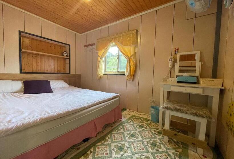 اتاق استاندارد با سرویس بهداشتی مشترک, Linyuan Village