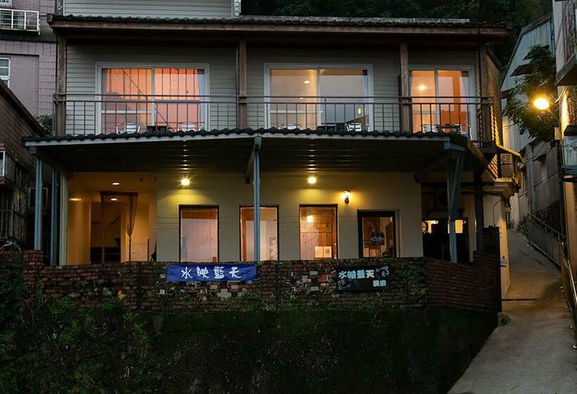 اتاق استاندارد با چشم‌انداز دریا, Blue Sky B&b