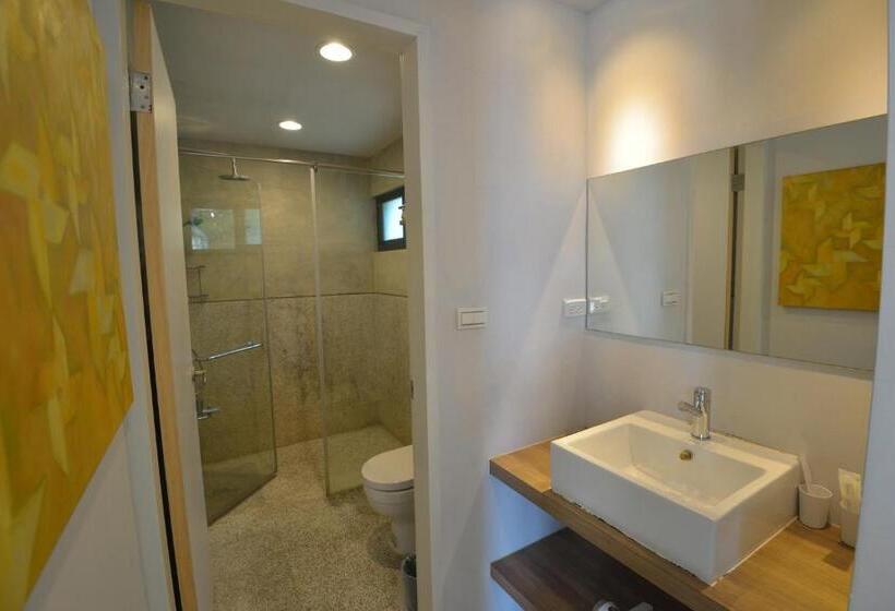 اتاق استاندارد با چشم‌انداز کوهستان, Blue Sky B&b