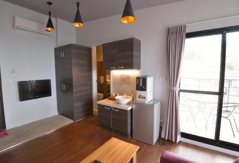 اتاق استاندارد با بالکن و چشم‌انداز دریا, Blue Sky B&b