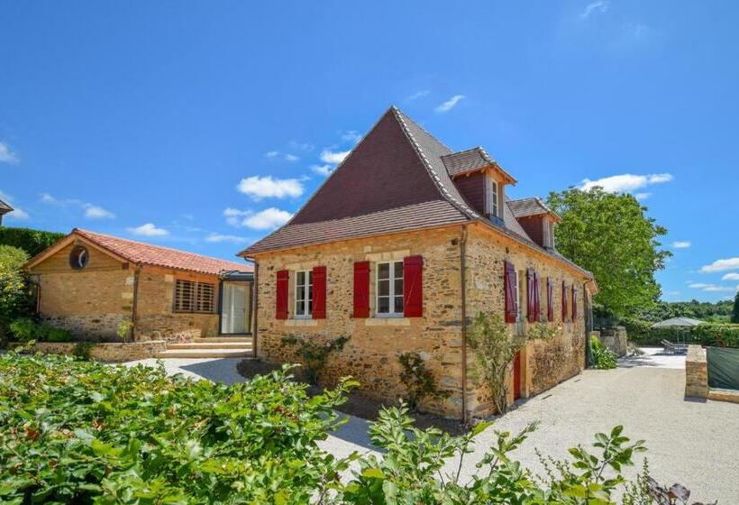 Дом 4 Спальни, Domaine D'essendiéras
