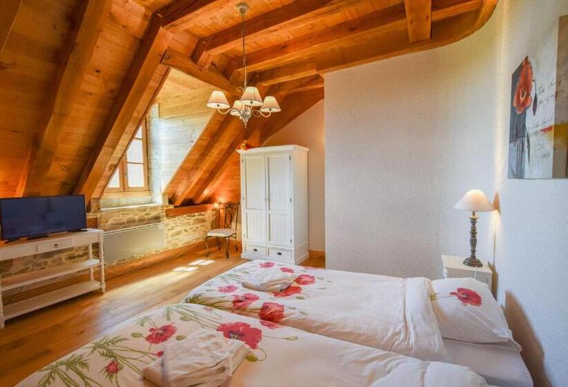 Дом 4 Спальни, Domaine D'essendiéras